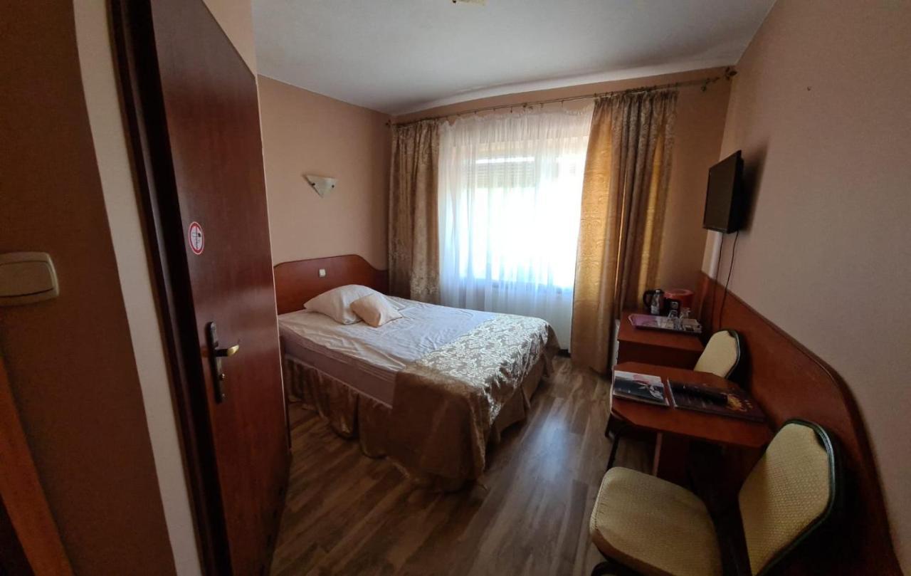 Willa Dorotka Busko-Zdrój Exteriör bild